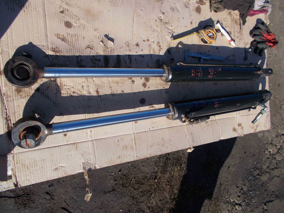 Siłownik Hydrauliczny Dwustronnego Działania 118cm rozłożony