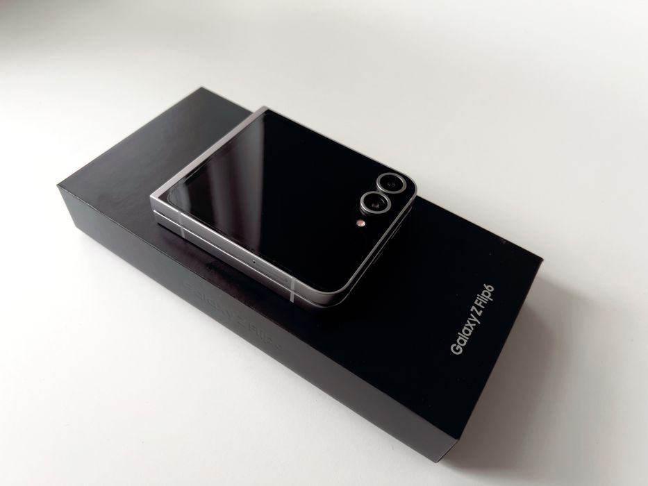 Samsung Z Flip 6 512 GB 12 RAM