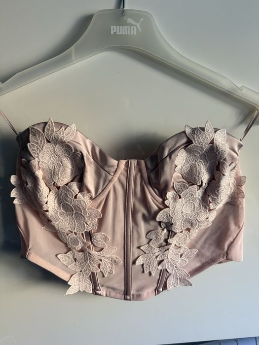 Piękny crop top