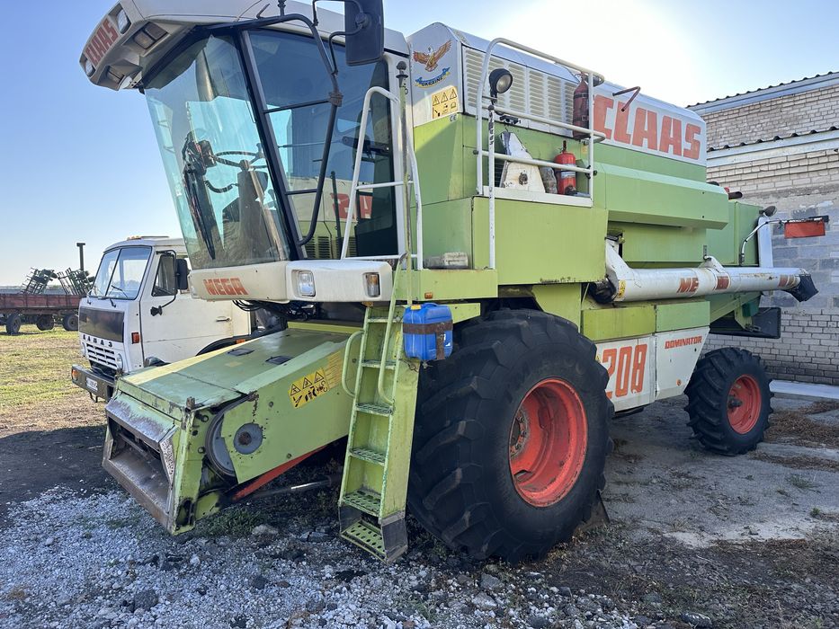 Комбайн Claas MEGA 208