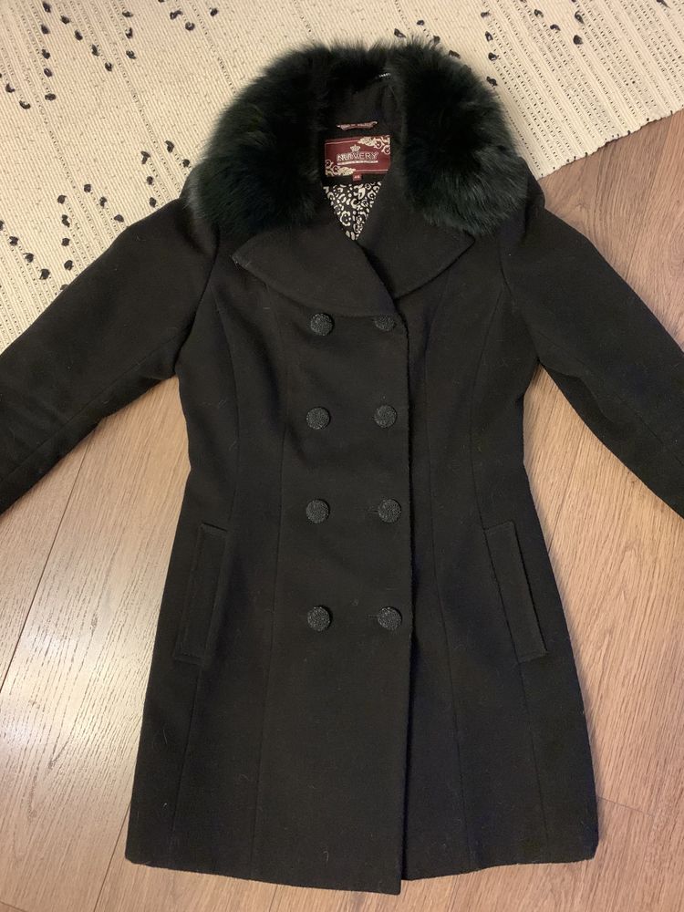 Пальто чорне р. S-М, 70% шерсть, з натуральним хутром (відстігається)