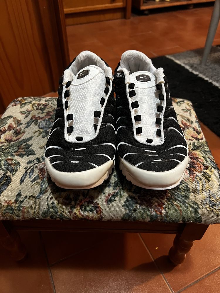 Tenis modelo Nike Tn