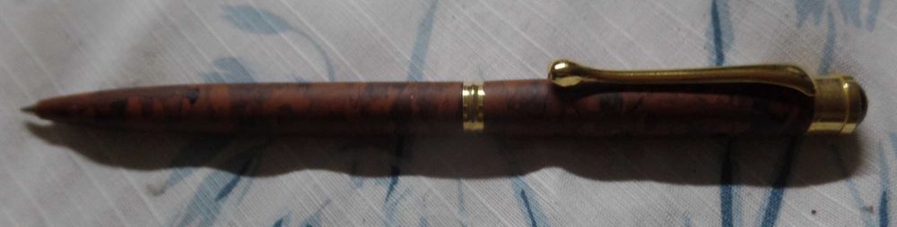 Conjunto de 2 canetas mais 1 abre cartas (69)