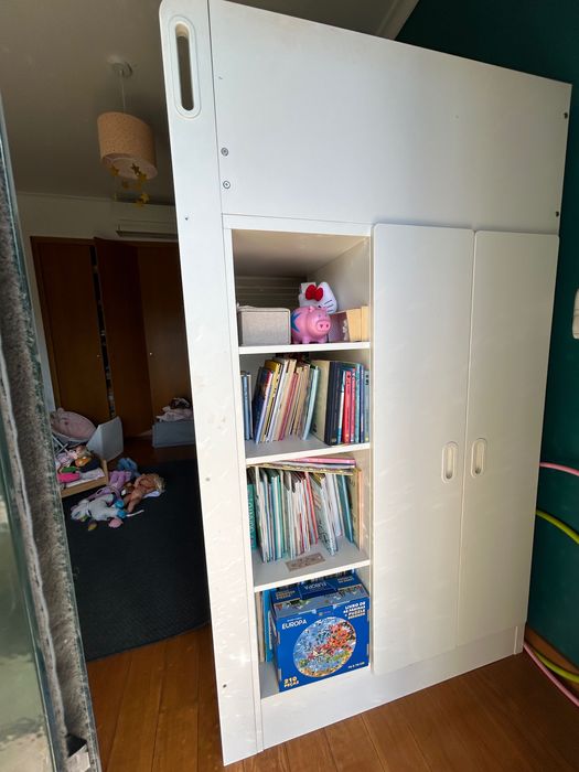 Cama alta IKEA SMÄSTAD com roupeiro e estante embutidos + quadriculas