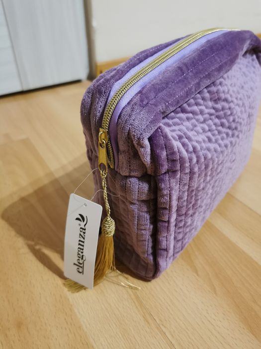Nowa kosmetyczka liliowa fioletowa eleganza