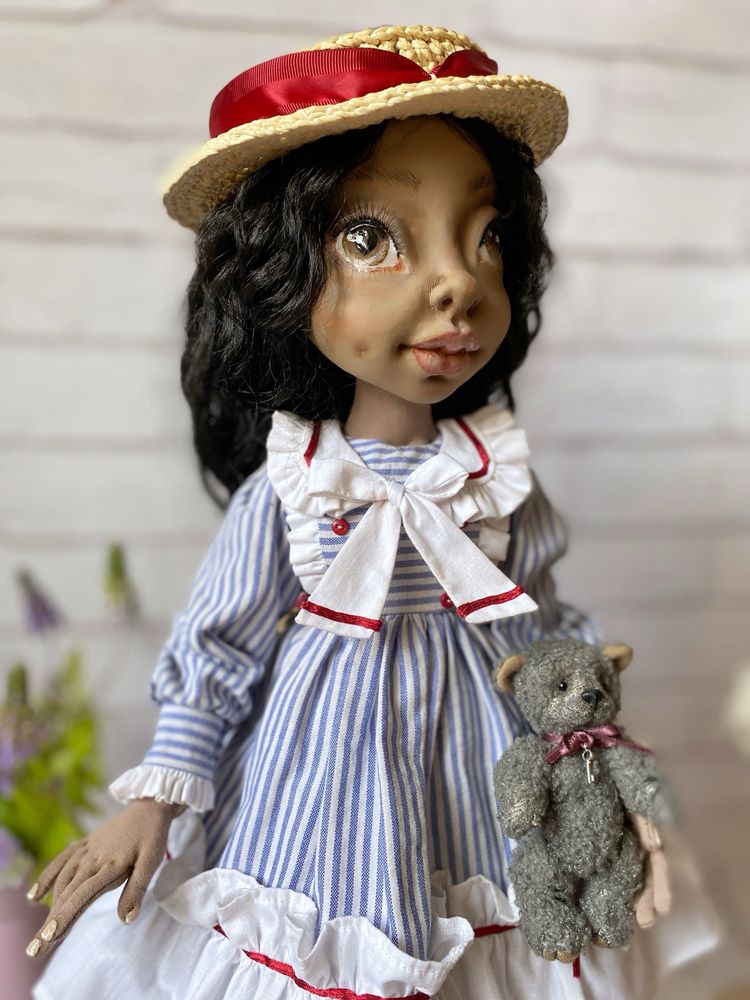 Интерьерная коллекционная кукла Мулаточка с мишкой