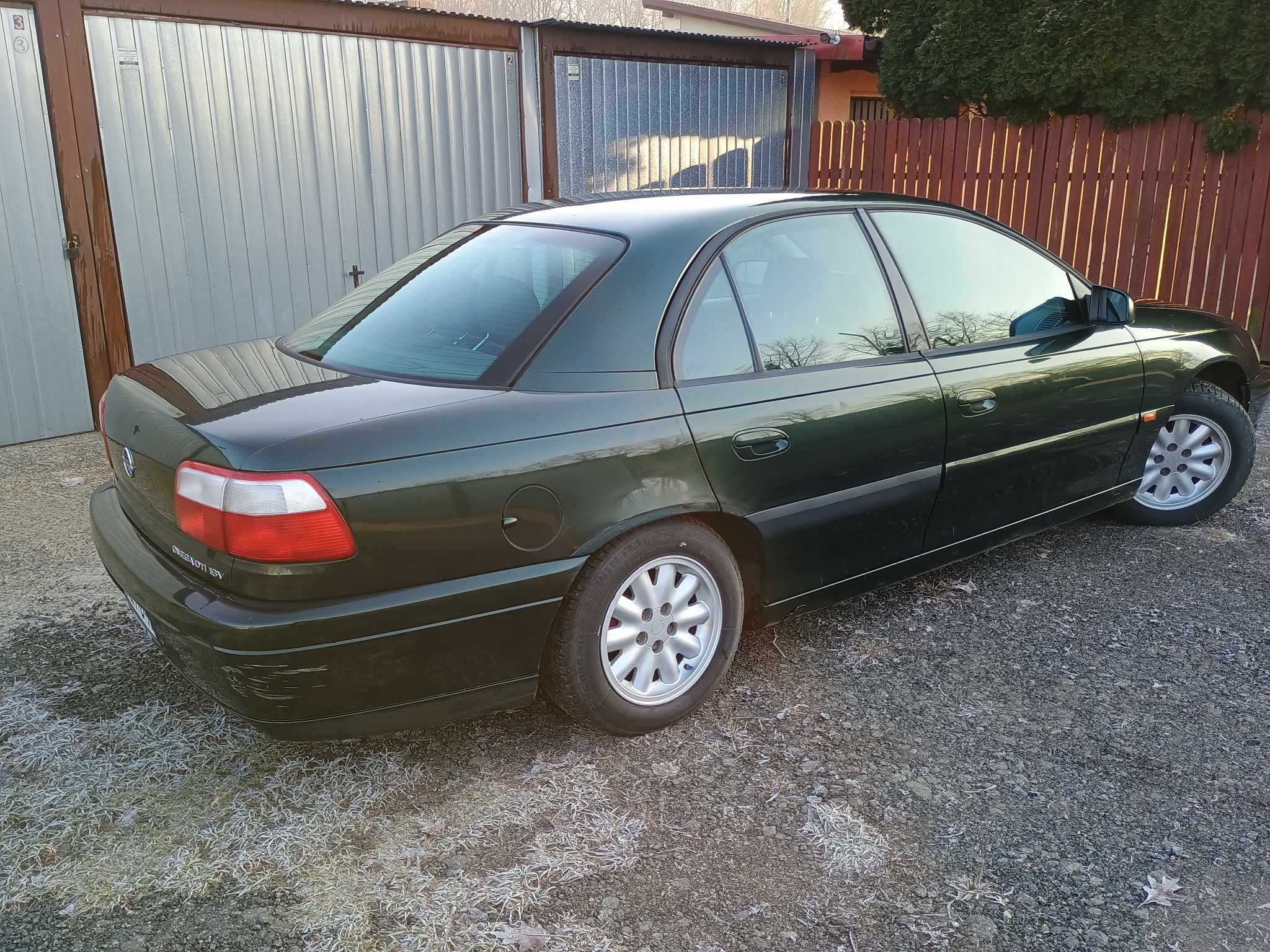 Sprzedam Opla Omegę sedan 2.0 DTI