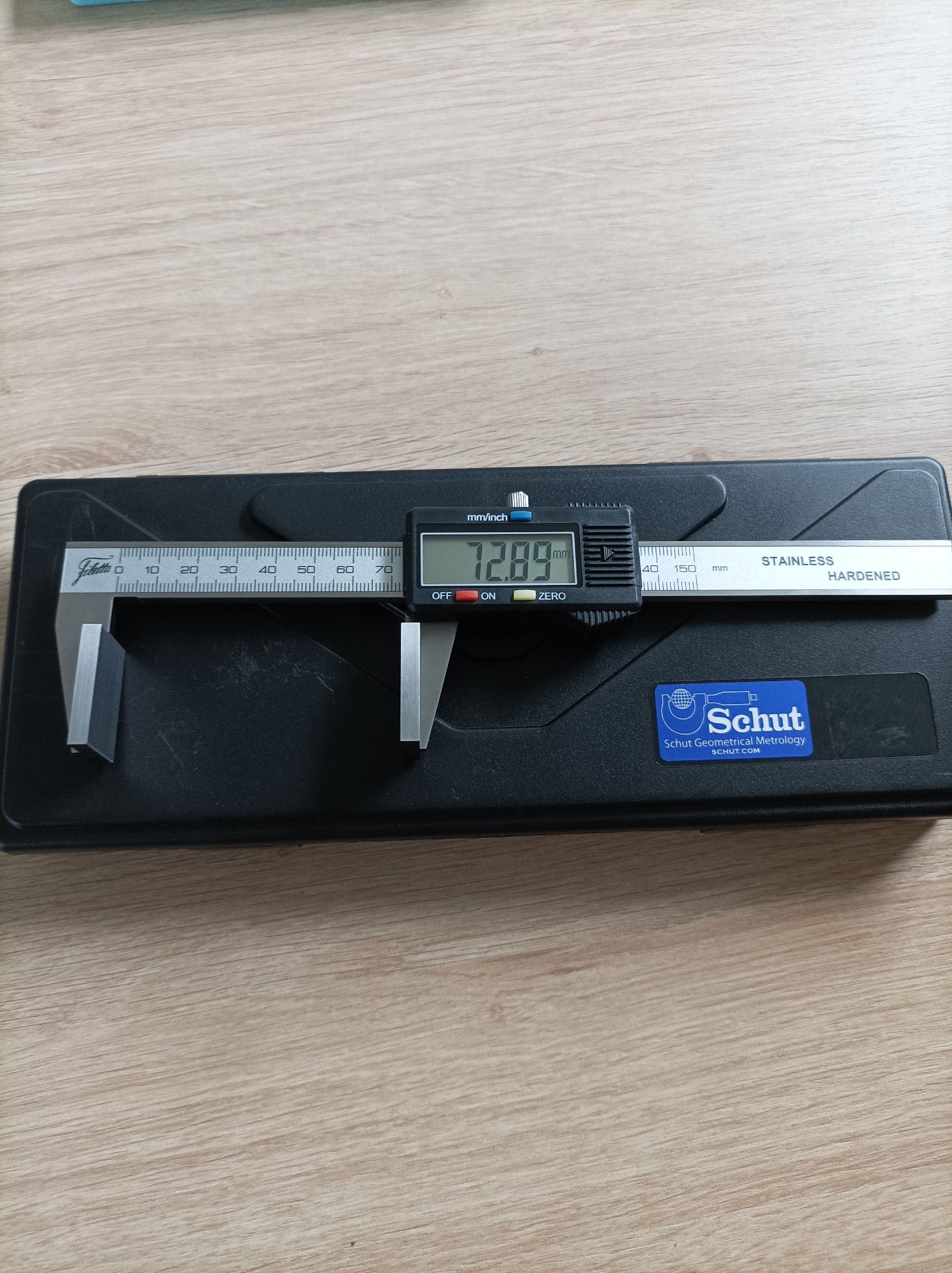 Suwmiarka elektoniczna
