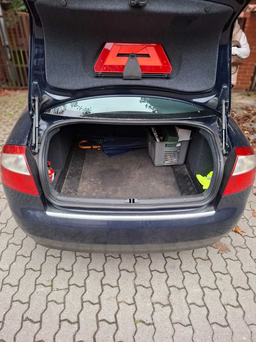 AUDI A 4 1,9 TDI 2004 ROK