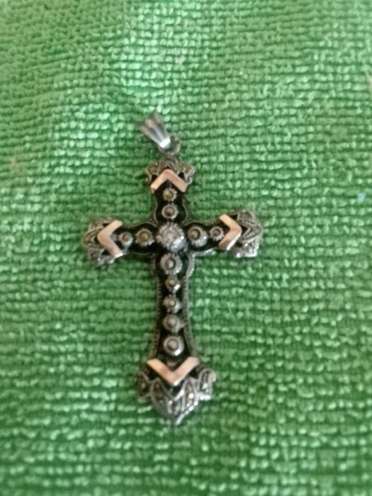 Cruz de prata com ouro