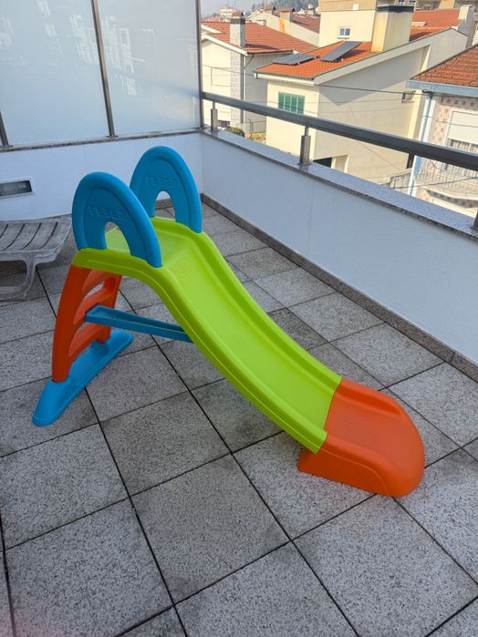 Escorrega infantil FEBER