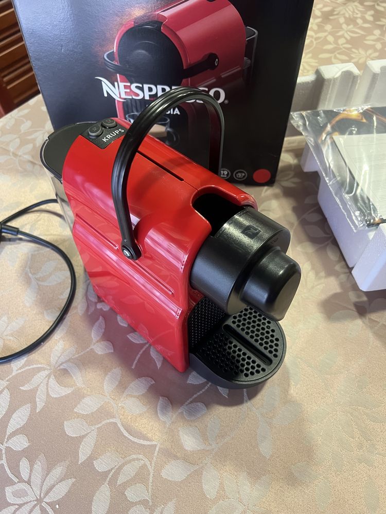 Máquina de Café Nespresso Inissia