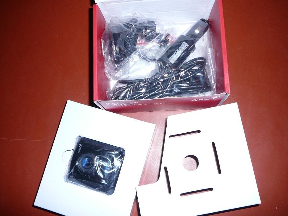 Видеорегистратор + GPS Genius DVR-FHD660G- новый, гарантия!