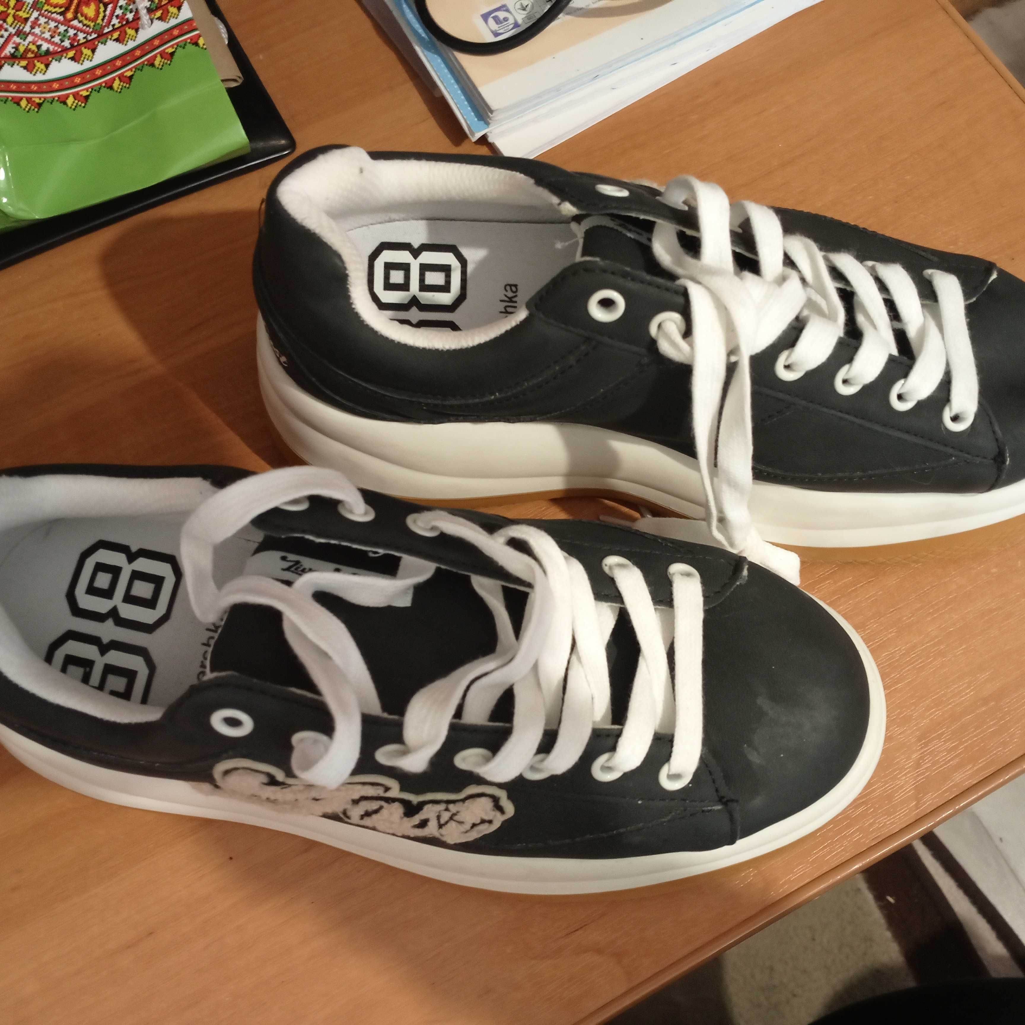 Converse продам недорого 38 размер новые ,оригинал