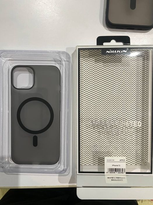 Чохли на iPhone 13