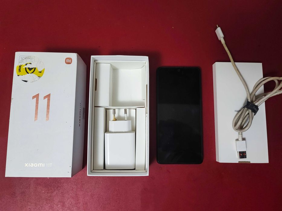 Xiaomi 11T 8/256 ГБ полный комплект, не фокусируется основная камера