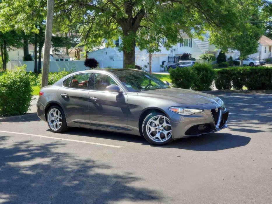 Alfa Romeo Giulia Ti      2021