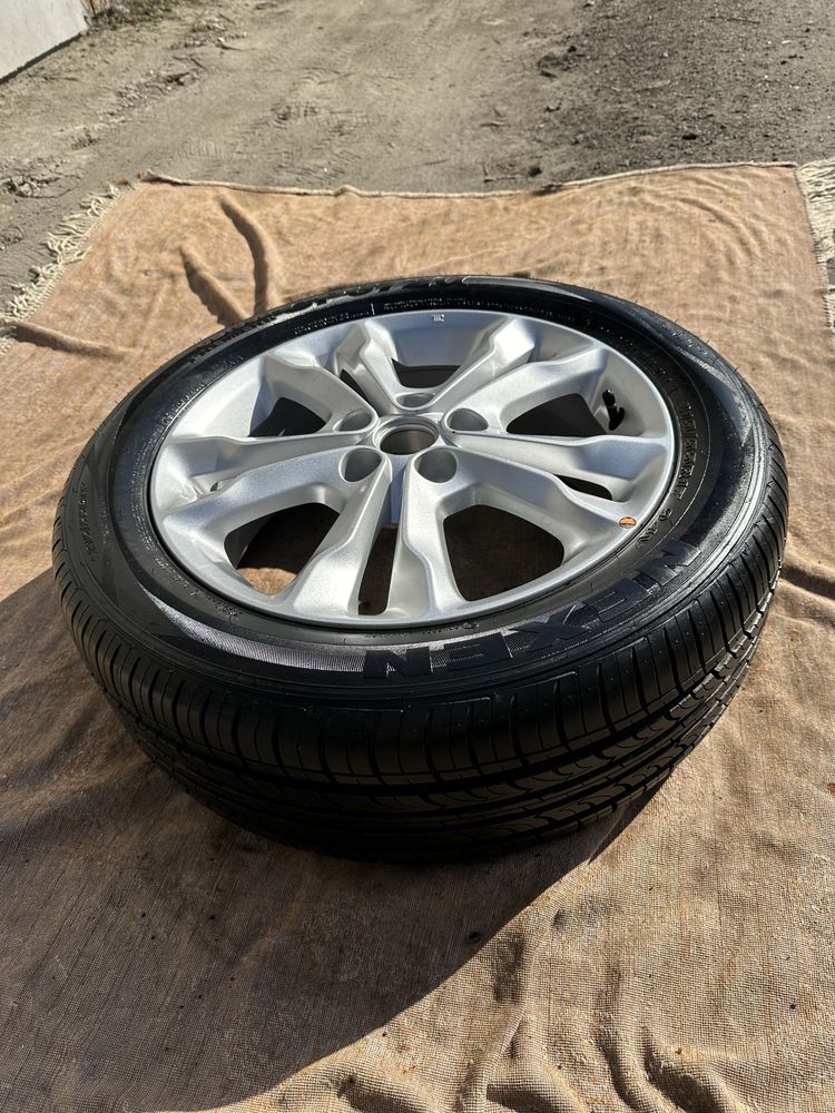 5*114.3 R17  215/55R17 Nexen новое