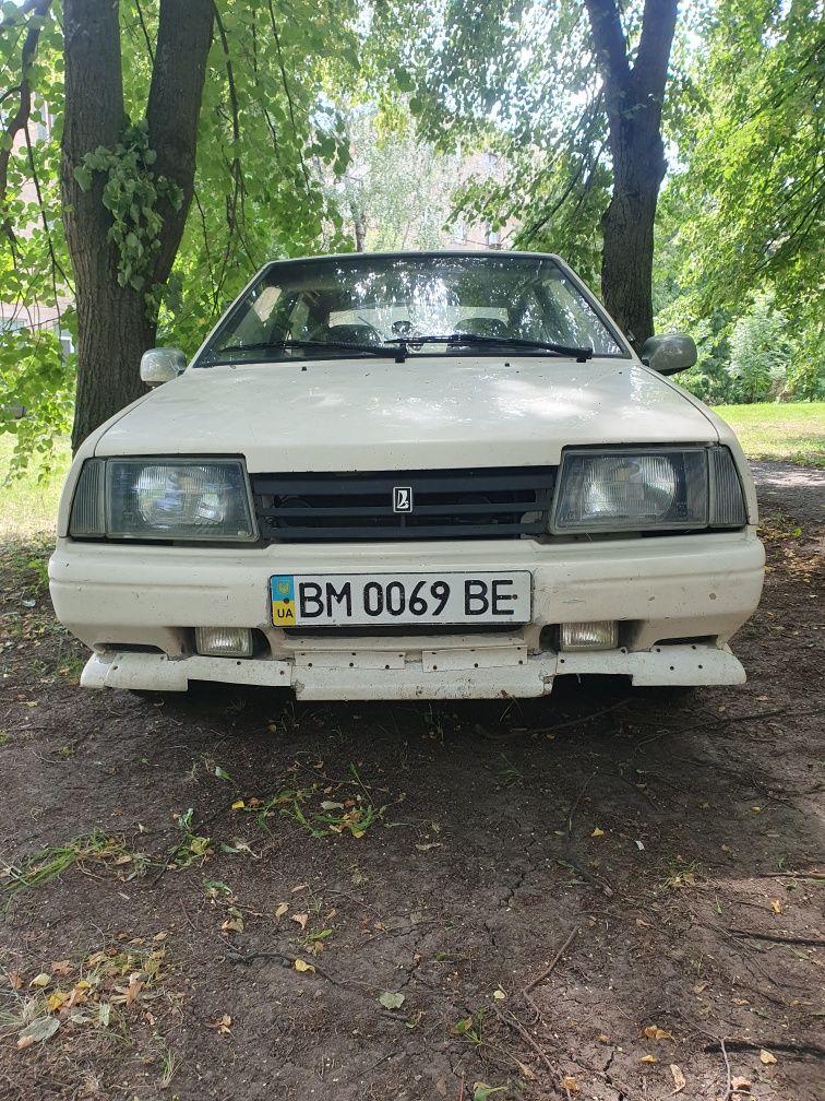 Автомобіль ВАЗ 21083