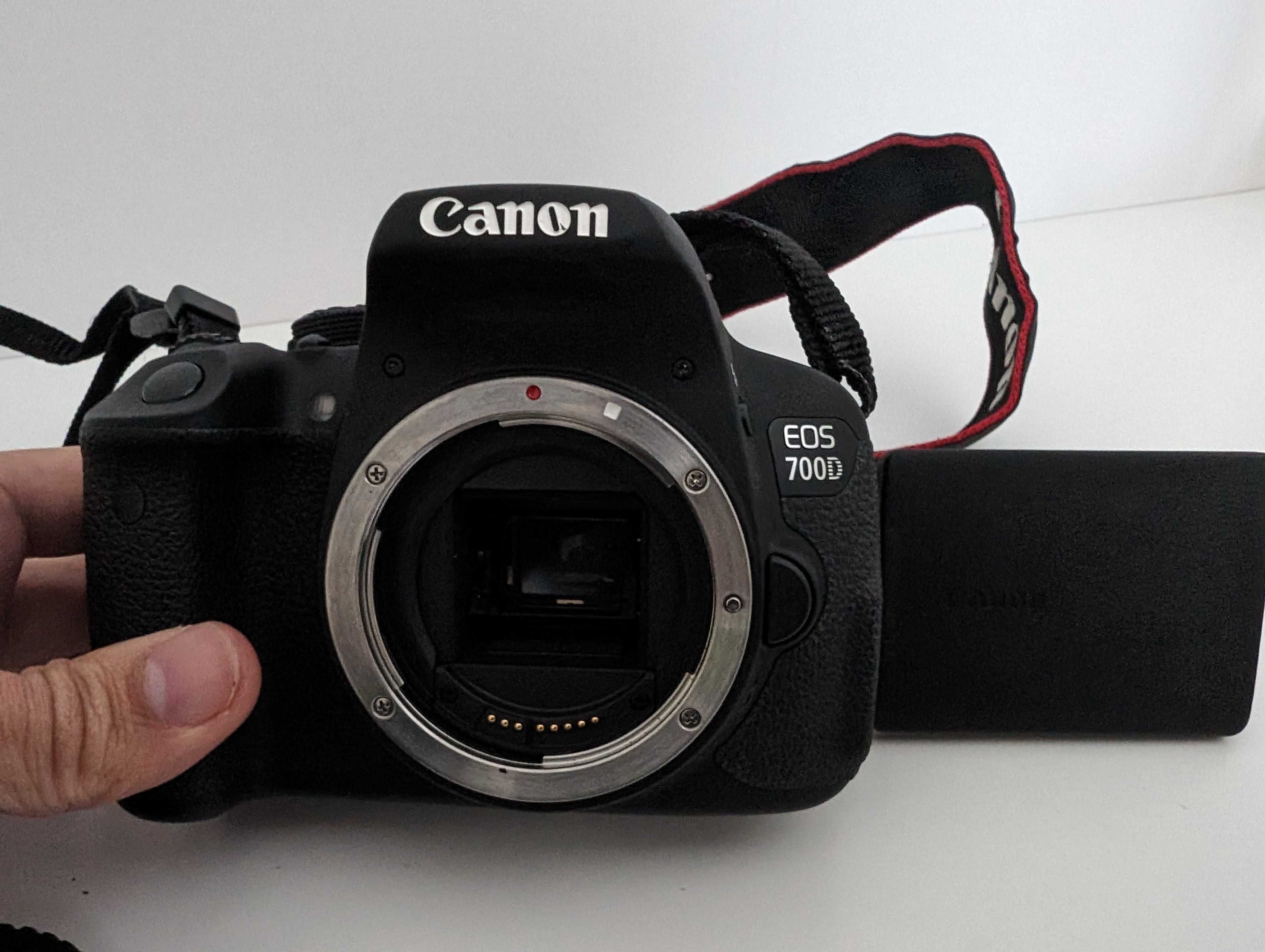 Canon 700D  + 3x objetivas + cartão 32GB + 2x baterias + mochila