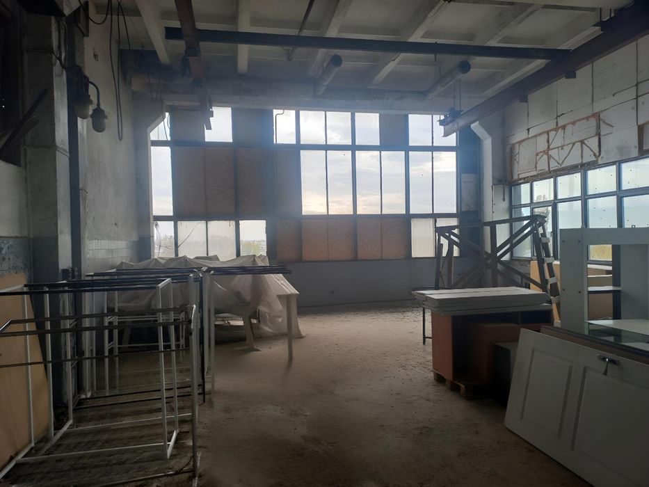 Склад 215м2 с кран-балкой и грузовым лифтом