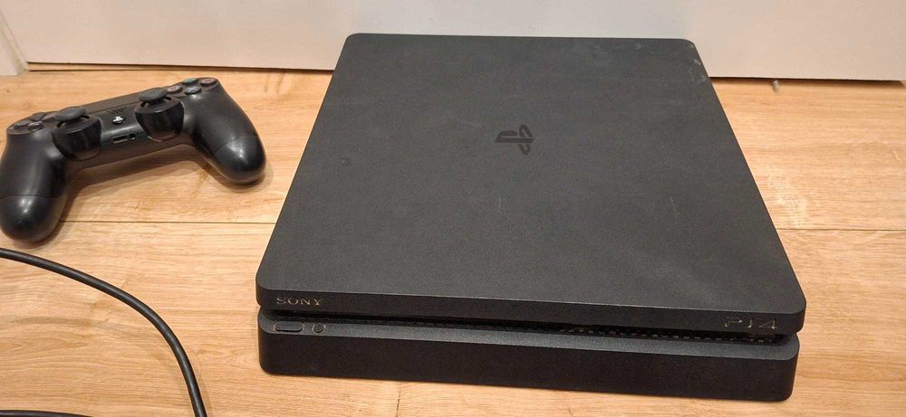 PS4 SLIM 1 TB - Como nova