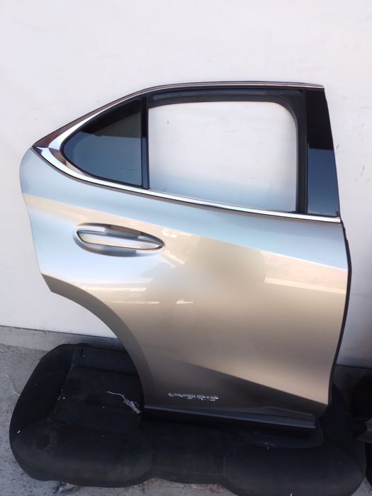 Двері праві на Lexus UX Лексус ЮХ 19-23 року