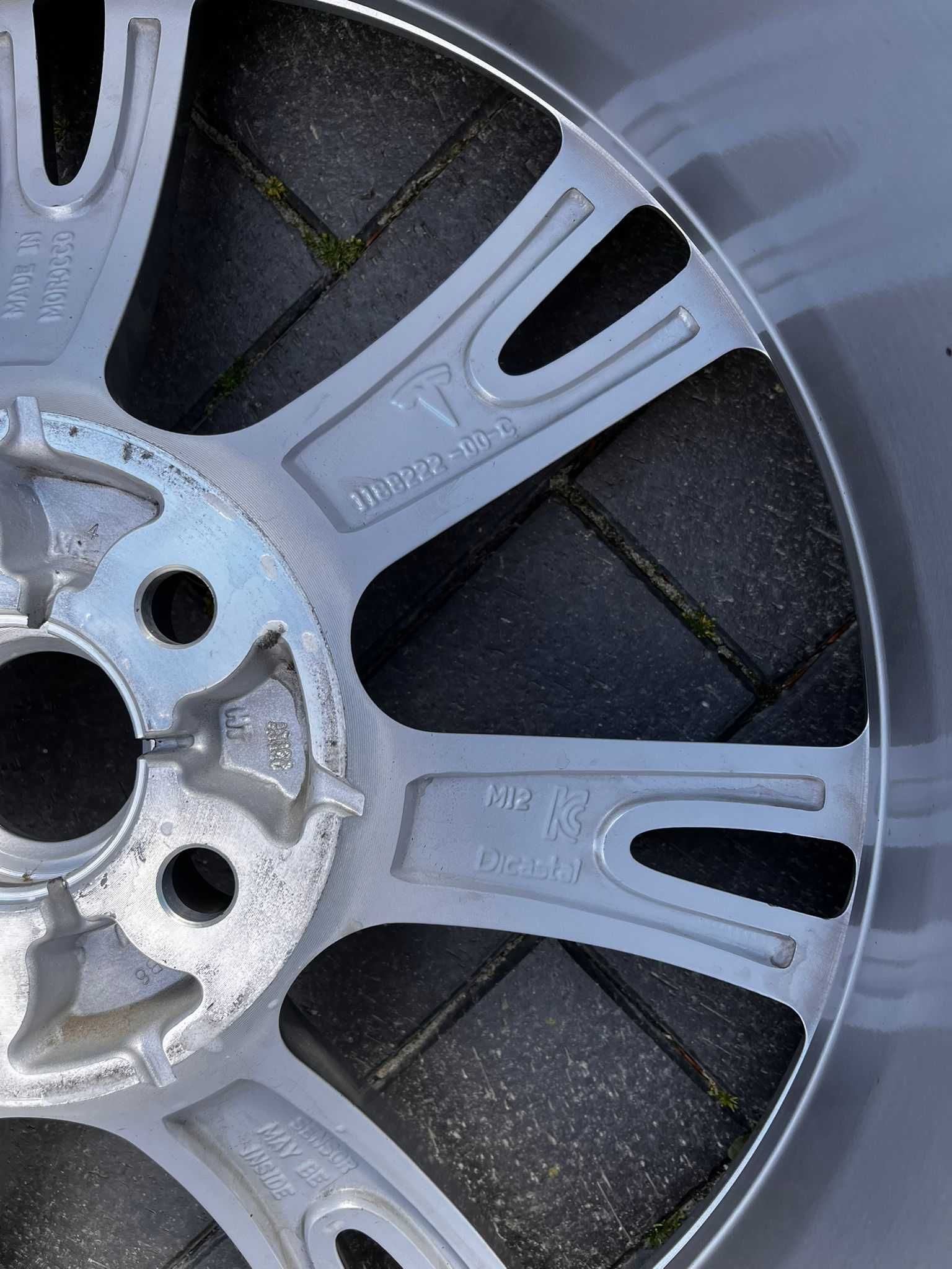 Felga Tesla Y 2024r