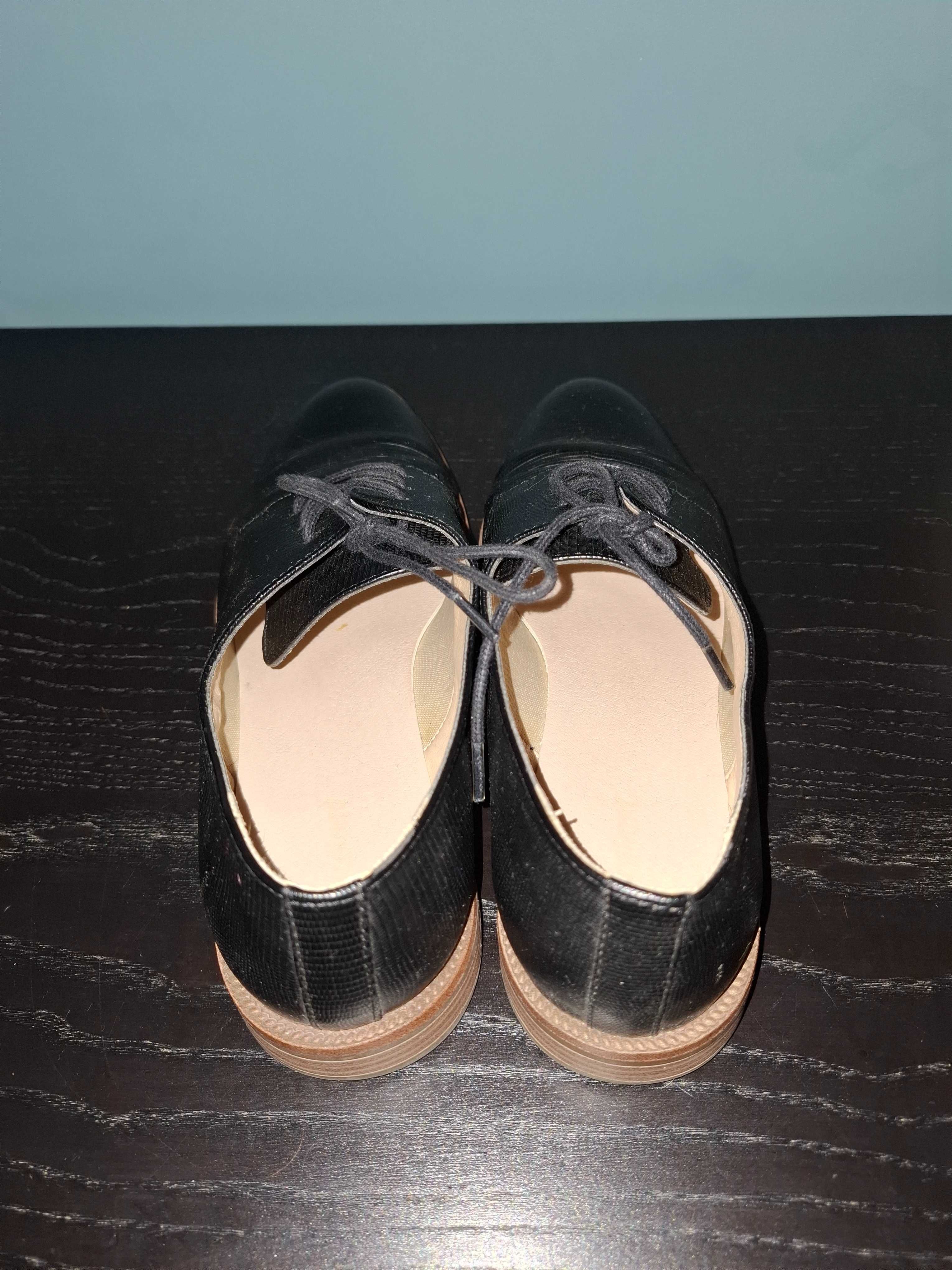 Mocassins pretos