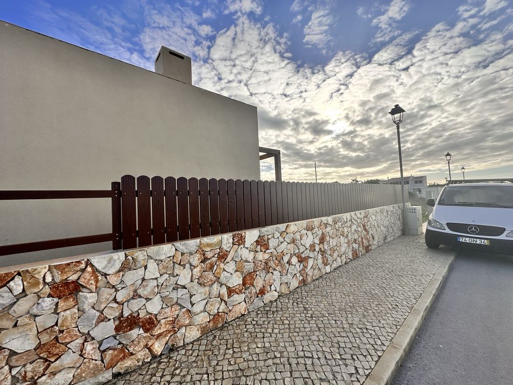 Carpintaria e pinturas em madeira