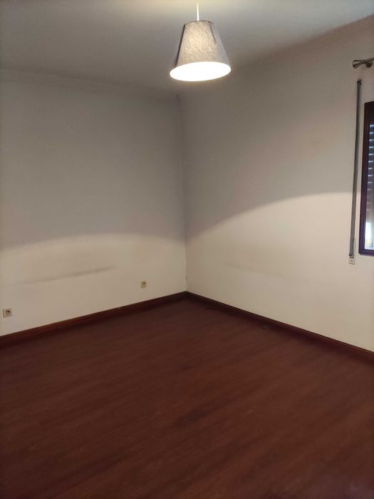 Ermesinde Arrendo T2 bom localizado de transporte público