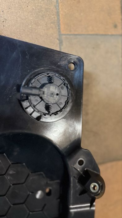 Продам динамик передней правой двери Tesla Model 3