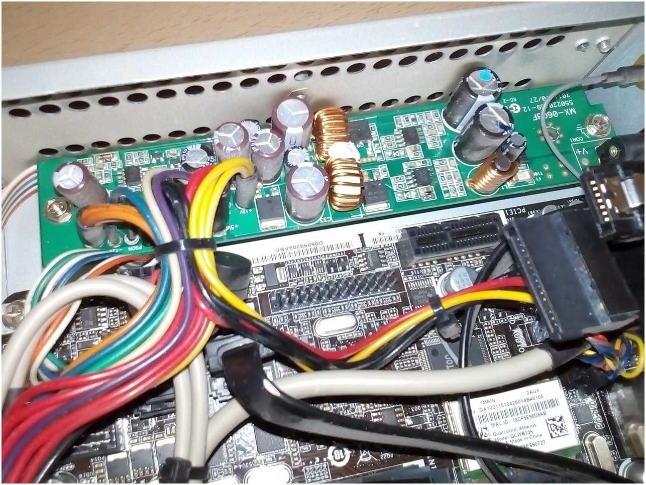 Системный бесшумный блок Mini ITX в отличном состоянии, питание 12 в