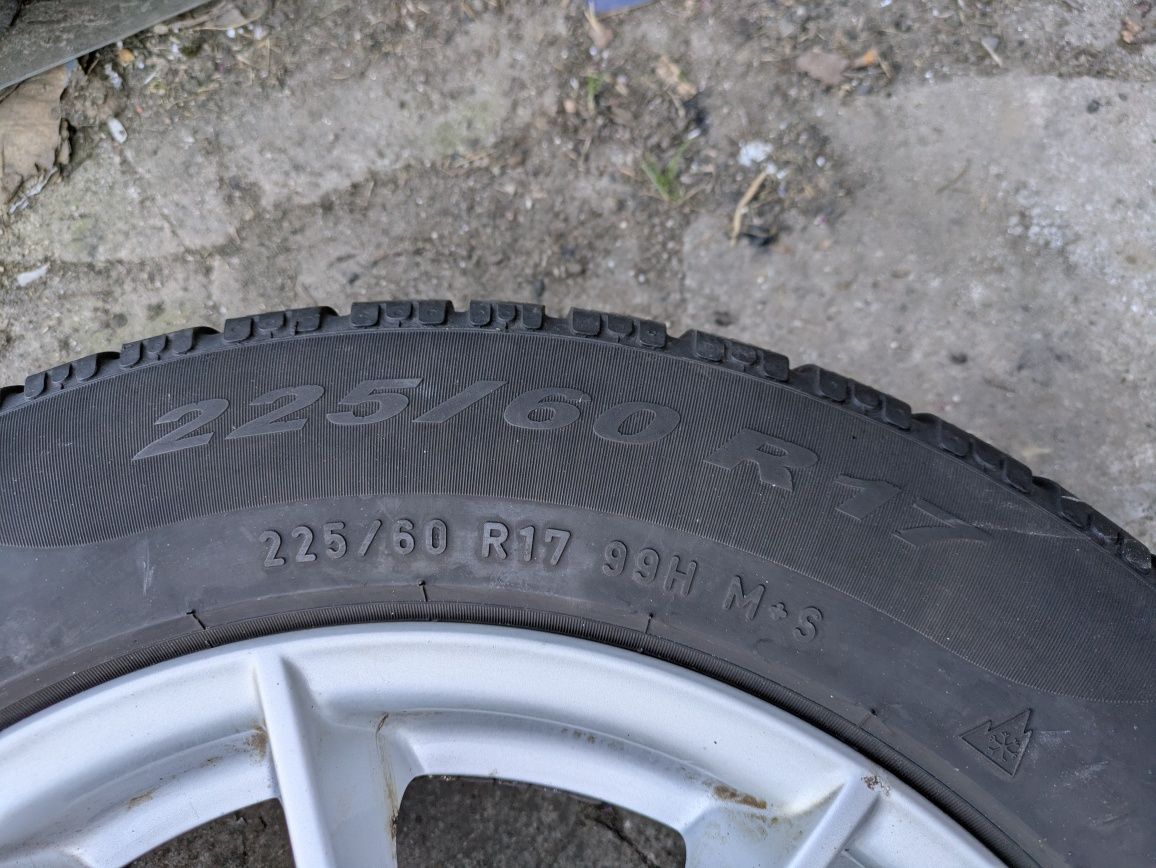 Felgi aluminiowe alufelgi z oponami BMW 225/60/17R 5x120 ET32 . 678757