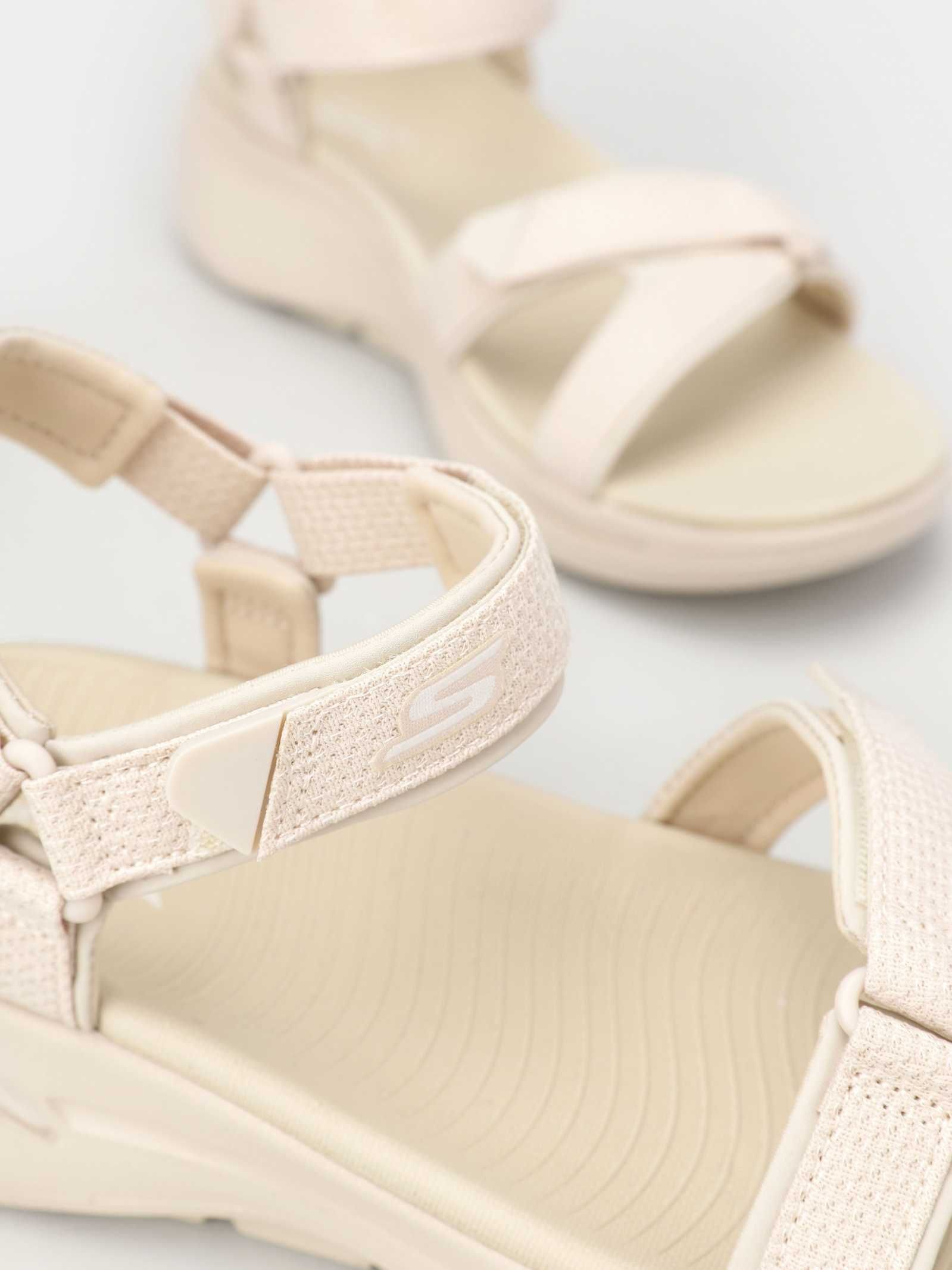 Оригінальні жіночі сандалії skechers / сандалії бежевого кольору