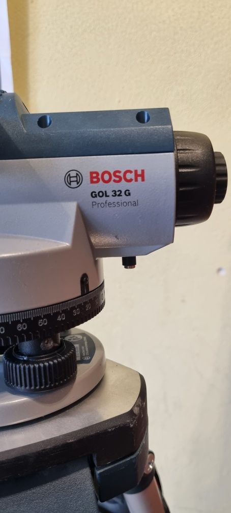 Niwelator optyczny Bosch Gol 32G professional