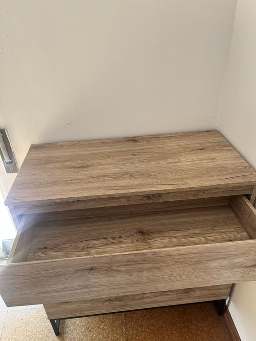 Cómoda estilo moderno — 3 gavetas, ótimo preço