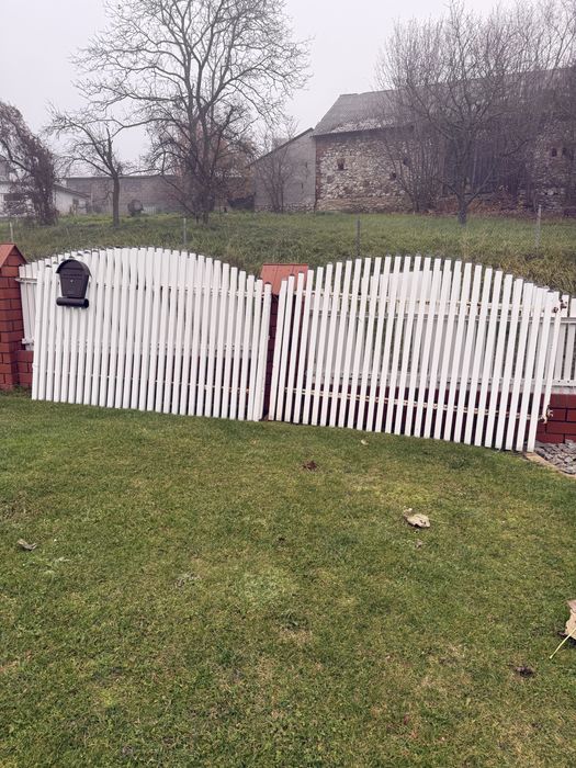 brama biala dwuskrzydlowa