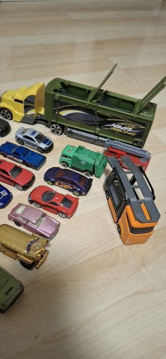Kolekcja samochodzików dla chłopca