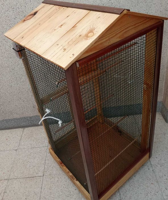 Gaiola nova feita à mão em madeira com leds e rodinhas