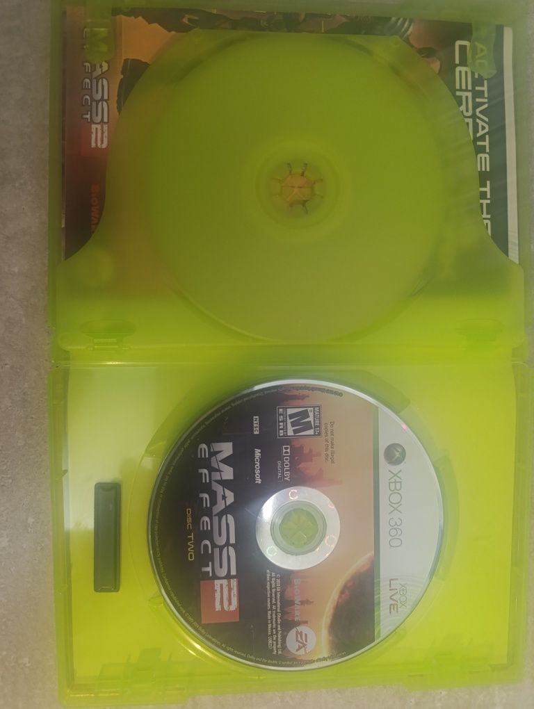 Gra Mass Effect 2 Xbox 360 dwie plyty X Box One One