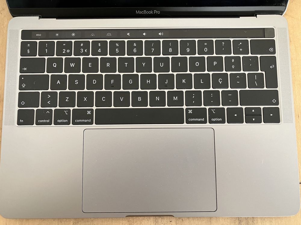 MacBook Pro 2019 13’’ Intel i7 touch bar 16GB RAM 1TB SSD