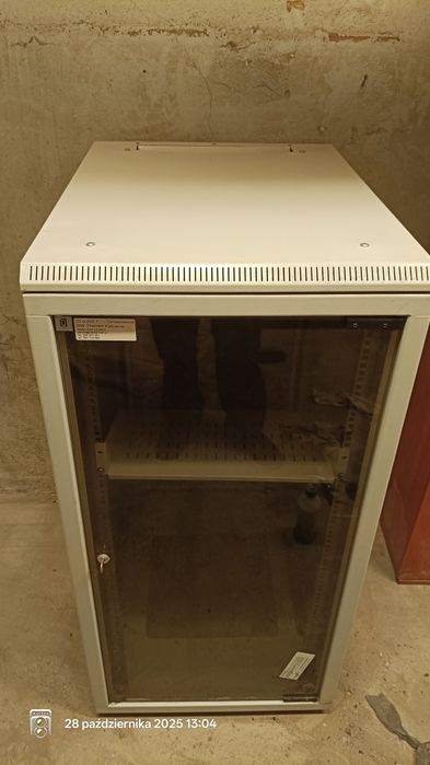 Szafa serwerowa używana.