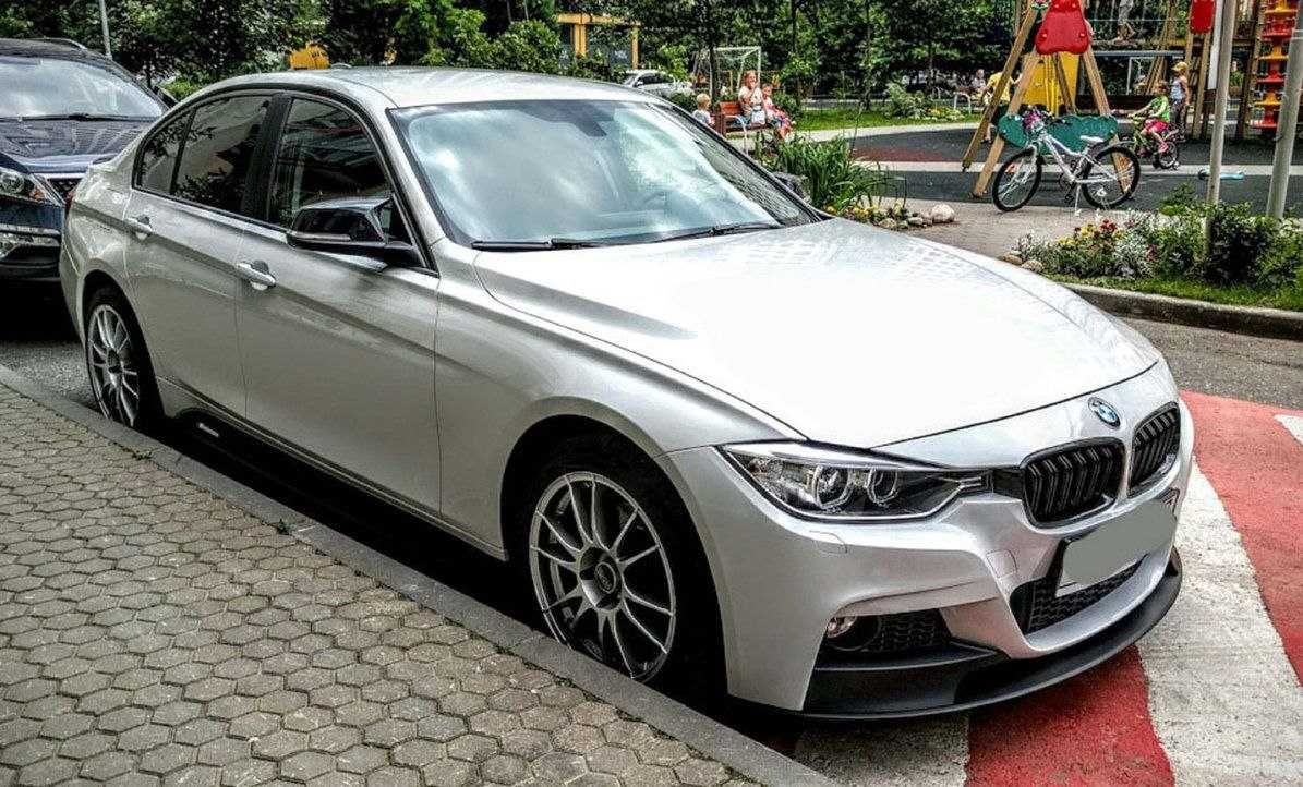 Спліттер губа дифузор | Накладка бампера BMW F30 F31 чорний глянець