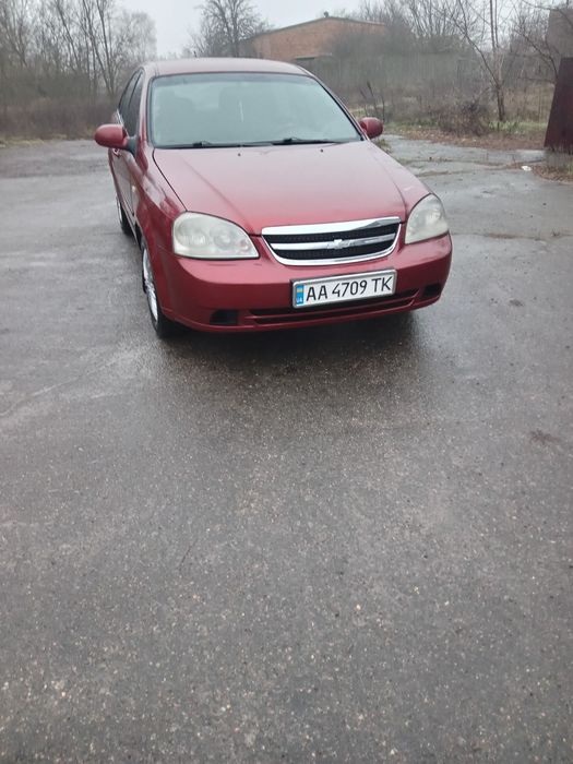Продам Шевроле Лачеті в нормальному стані.
