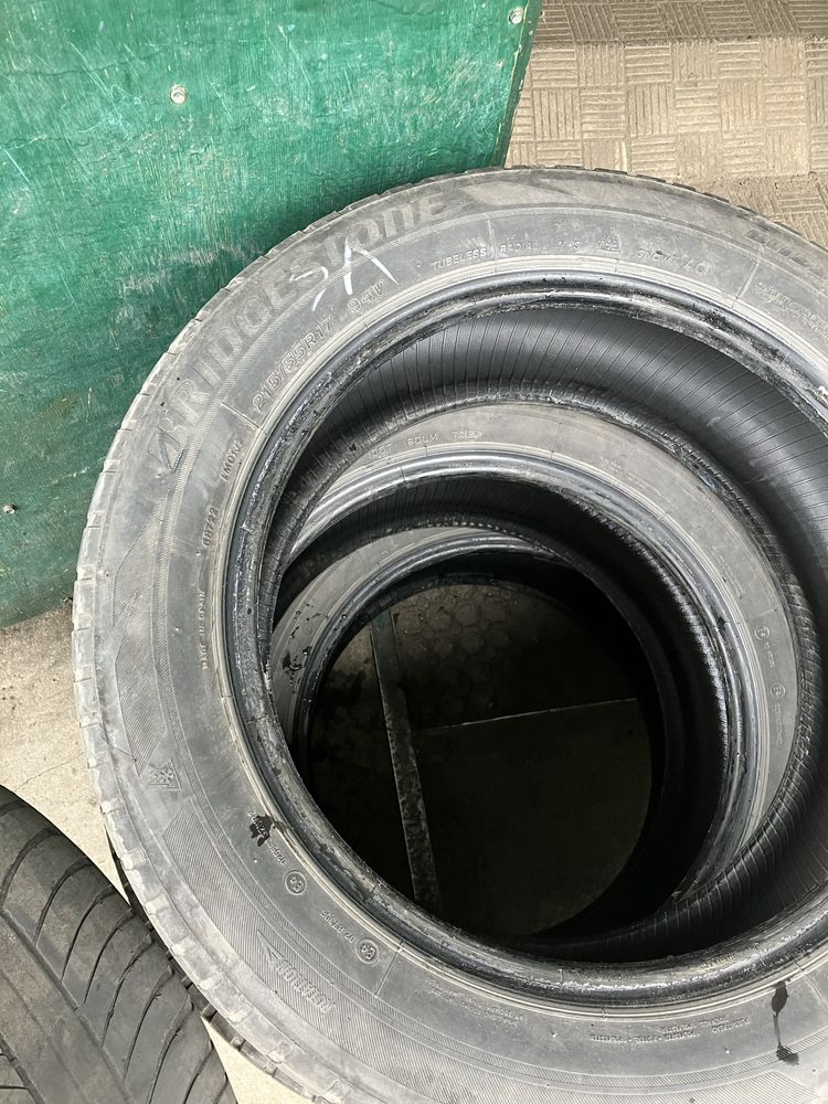 Зимова гума Bridgestone, 215/55R17