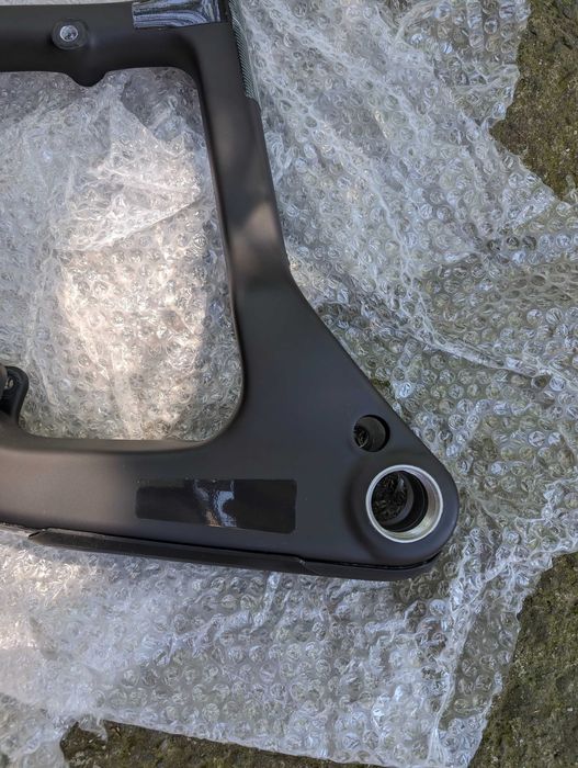 Nowa rama Santa Cruz Nomad C rozm L - przedni trójkąt