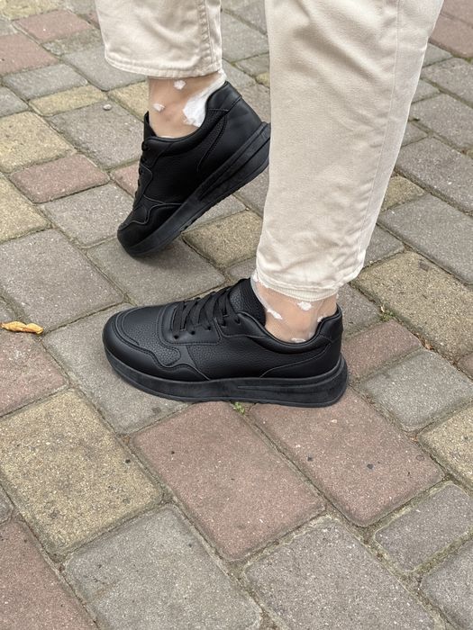 Кросівки натуральна шкіра  38розмір-24,5