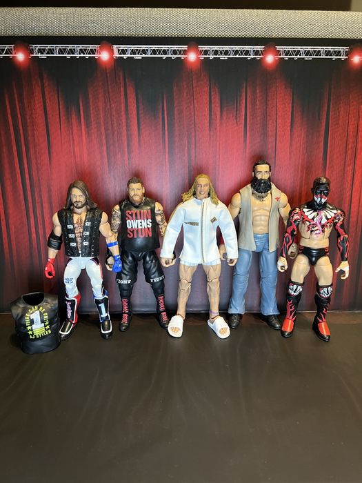 Figuras WWE e AEW