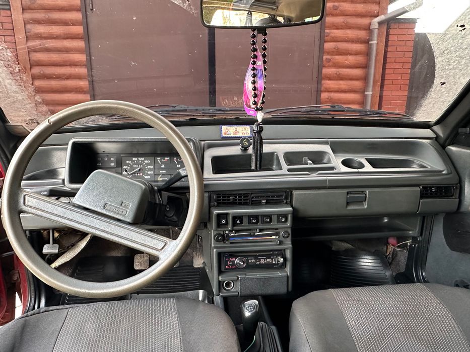 Машина ваз 2109!